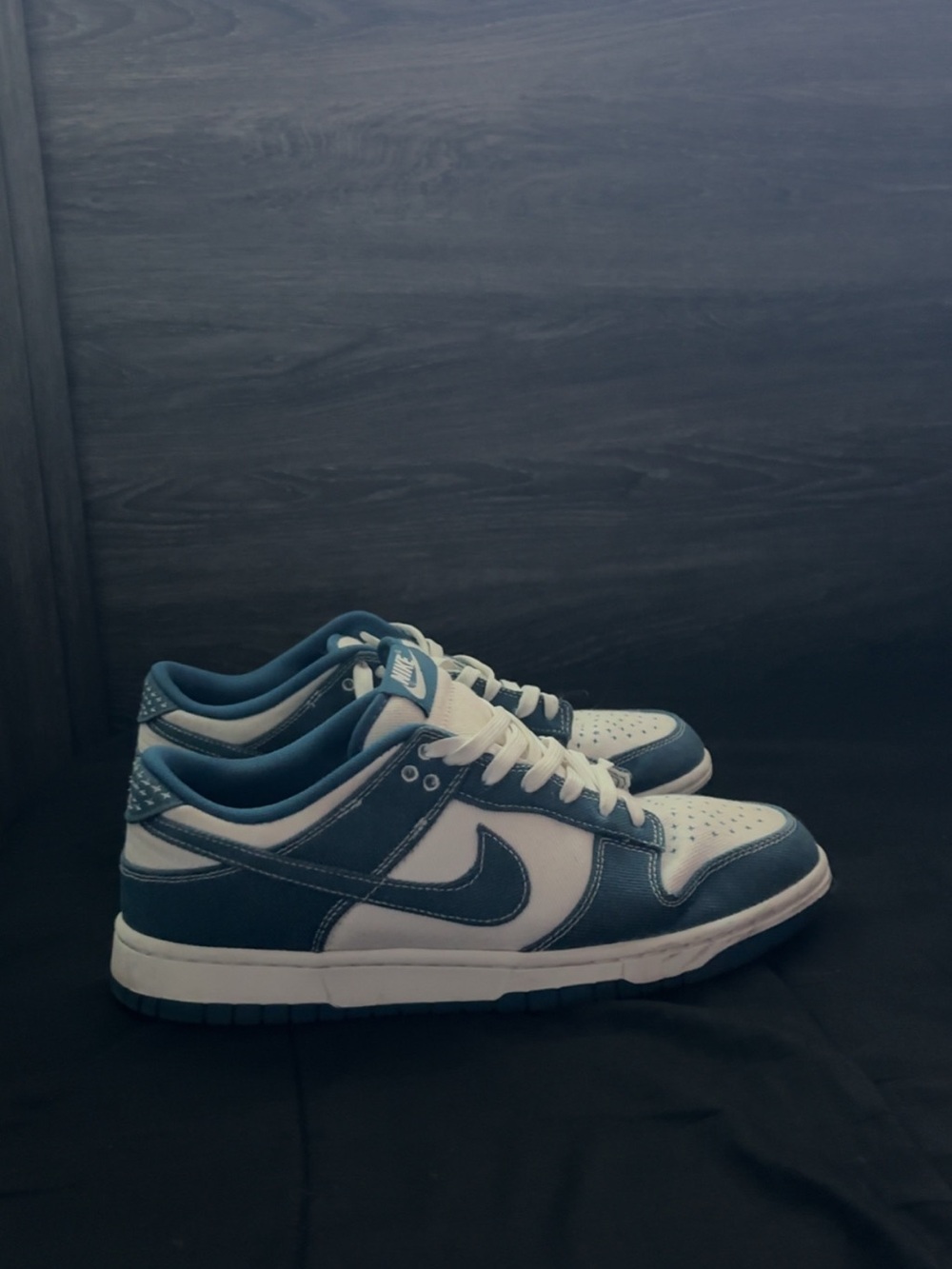 Nike Men's Navy and White Low-Top Sneakers
